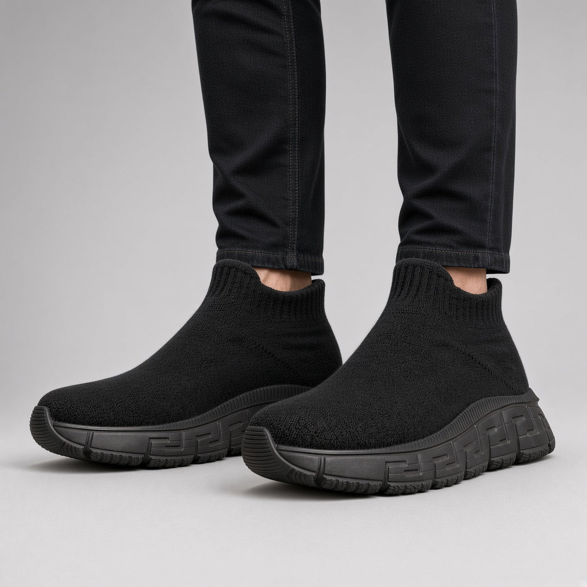 LUGO Casual Slip-on Sneaker